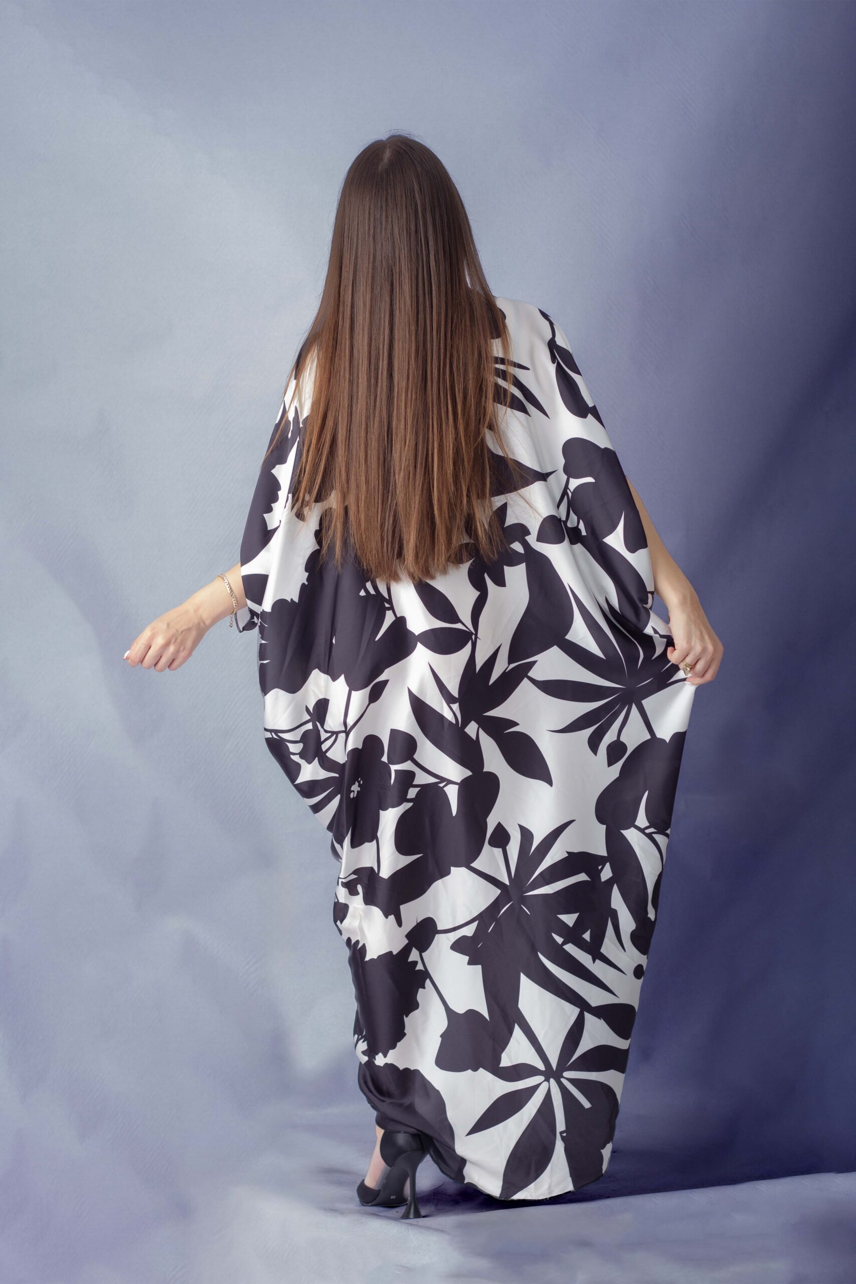 ORIENTAL DRESS BLACK WHITE - Image 2